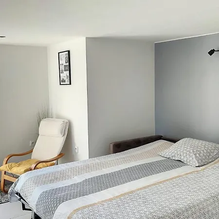 Apartment Charmant Studio Cosy